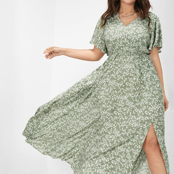 Green Dress - Flutter Sleeve Ditsy Floral Pockets Maxi Dress size 26 / 4X - Picture 4 of 10